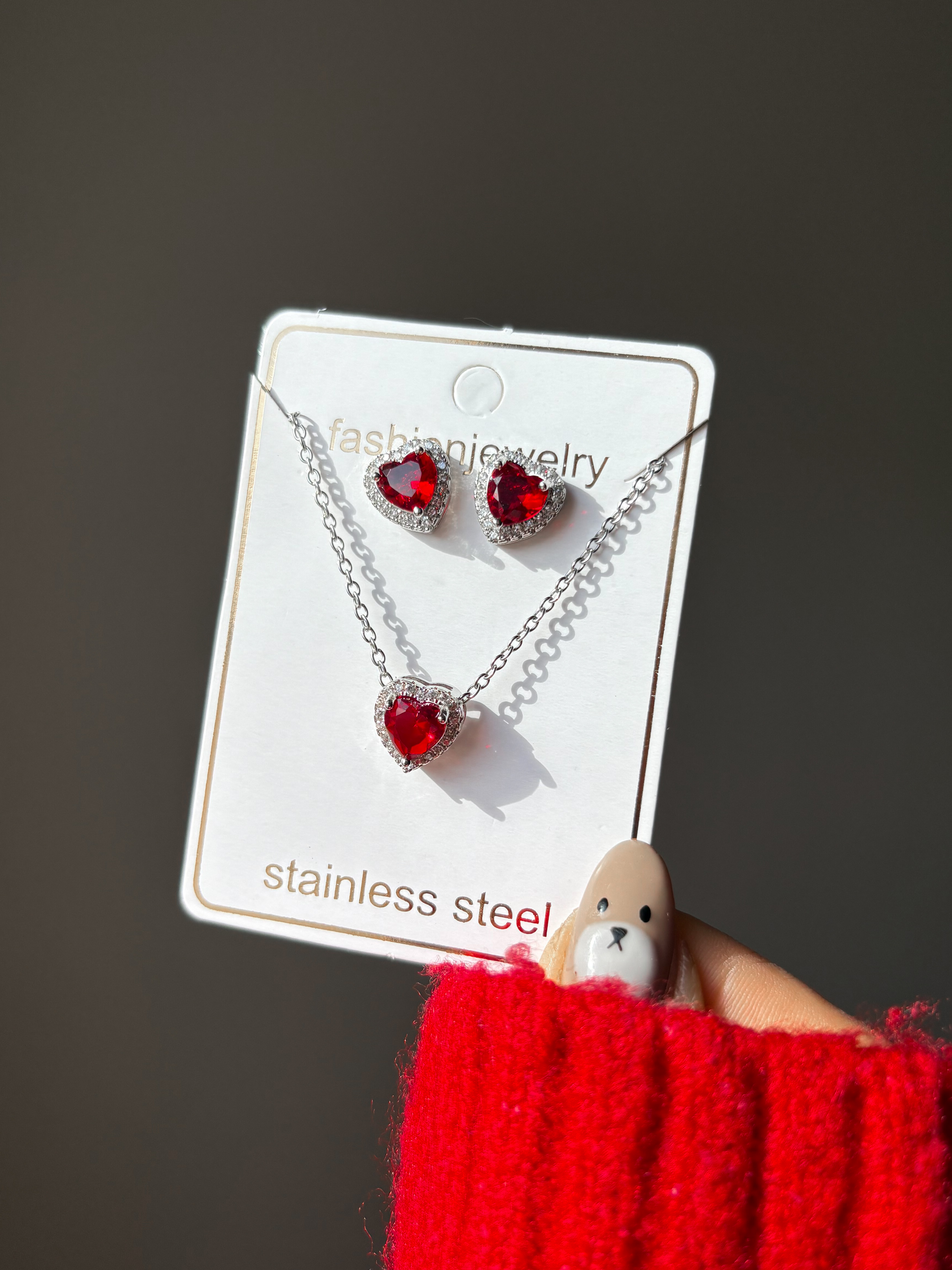 نیمست گردنبند و گوشواره قلب قرمز