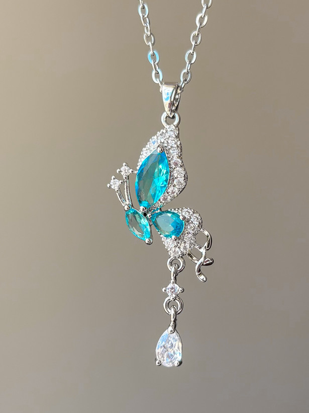 گردنبند پروانه نگین آبی